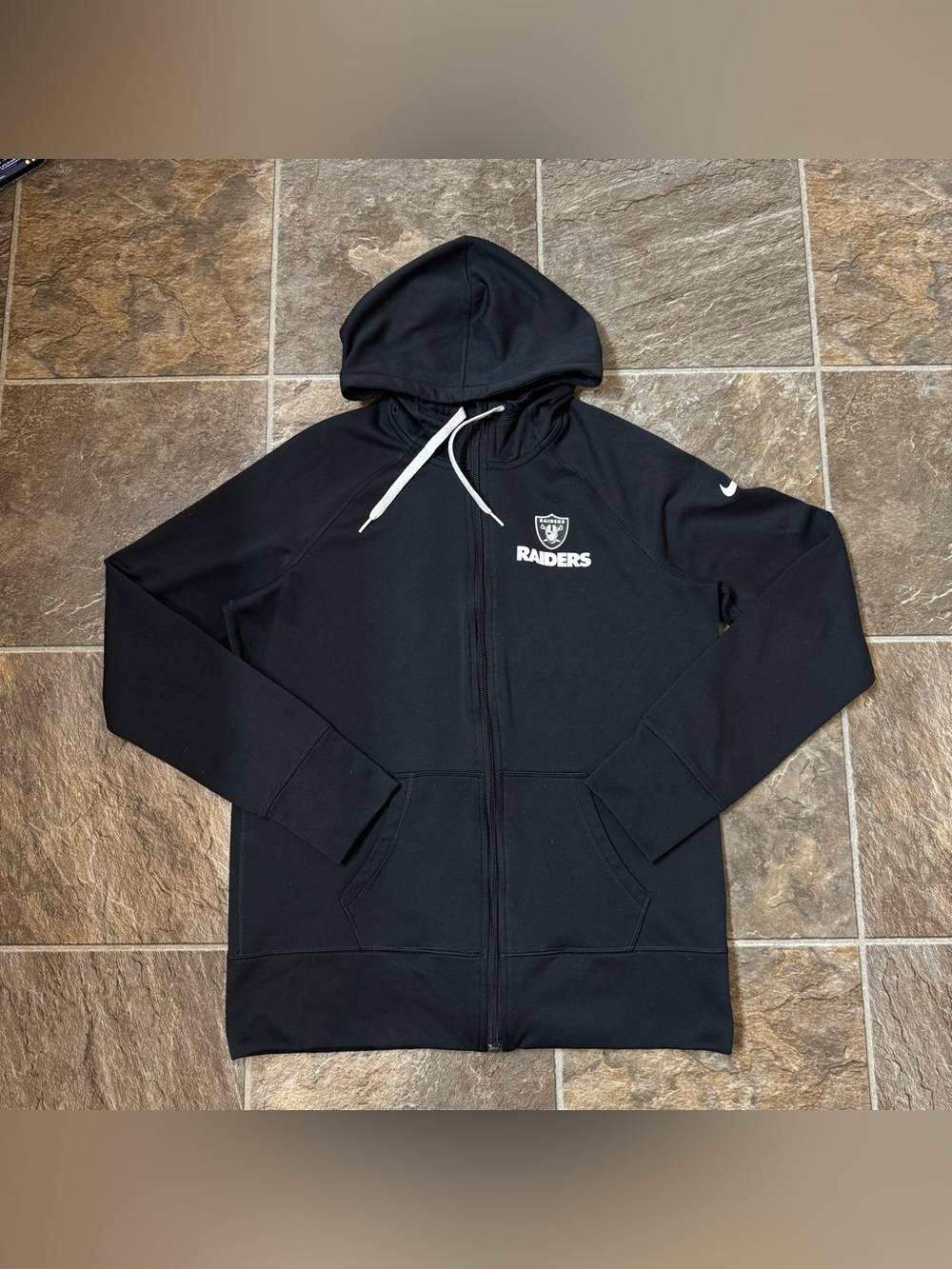 Las Vegas Raiders Nike Sideline Standard Issue Utility Player Full-Zip Hoodie L
